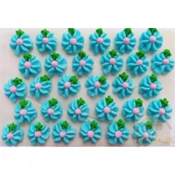 Cukrové květy modré s růžovým středem na platíčku 30ks