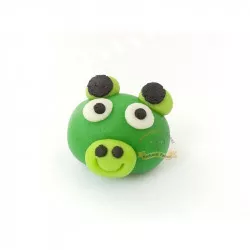 Figurka na dort Angry Birds prase 2,5x4,5cm  z kokosové hmoty