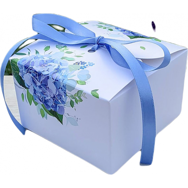 Svatební krabička na výslužku bílá s modrými hortenziemi s mašlí (11 x 11 x 7 cm) 8ks