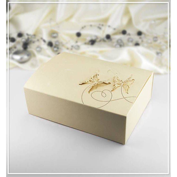 Svatební krabička na výslužku zlatá vzor motýl (18,5 x 13,5 x 5,8 cm) dortis